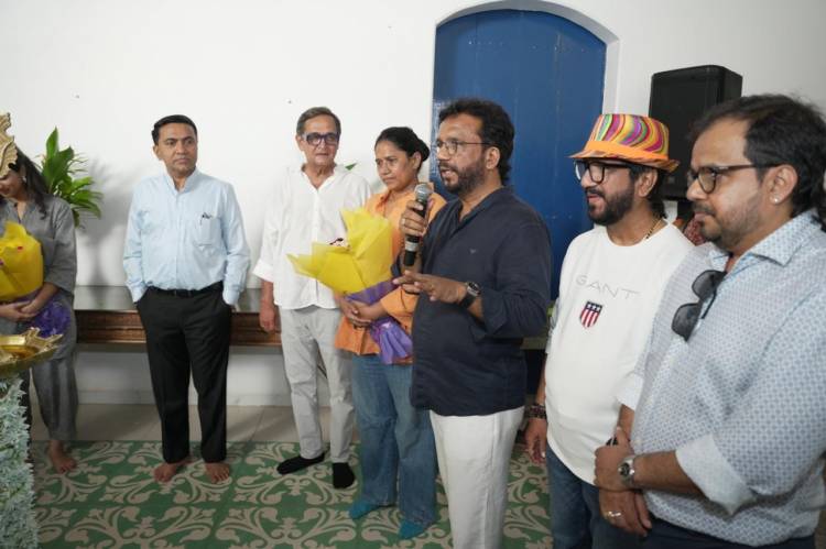 Announcement of Marathi Film 'Bandkhor' by Vinsan Graphic   Production, Directed by Mahesh Manjrekar