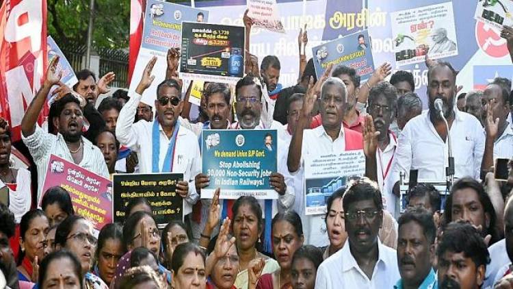 Left Parties Protest LPG Hike, Railway Cuts