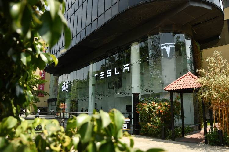 Tesla Unveils New Experience Center in Bengaluru’s IT Hub at Whitefield, featuring newly launched Model Y L Three-Row Six-Seater Starting at INR 61.99 Lakhs