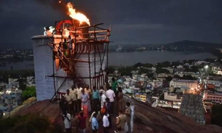 What hinders Thirupparankundram lamp lighting order, High Court asks TN govt