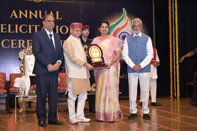 KLH Bachupally Honoured with Institutional Excellence Award for Social Service
