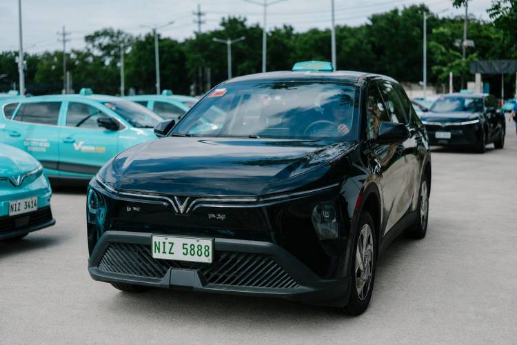 GREEN GSM PHILIPPINES LAUNCHES PREMIUM TAXI, A 7-SEAT HIGH-END ELECTRIC TAXI SERVICE