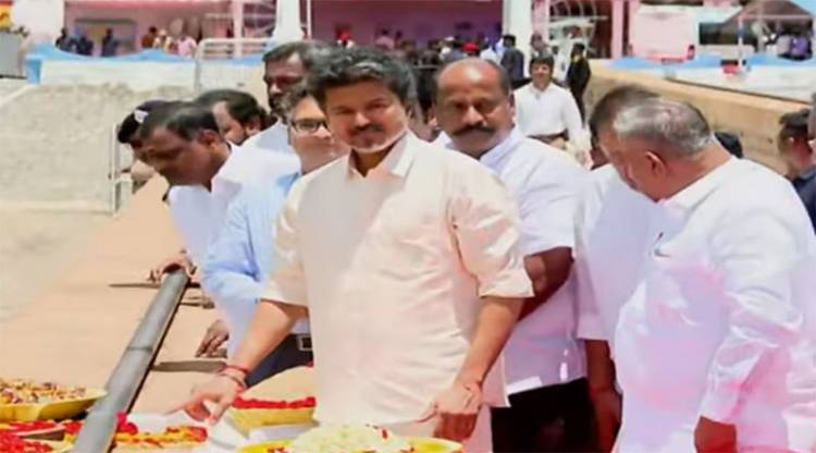 டெல்டா பாசனத்திற்காக முதலமைச்சர் விஜய் மேட்டூர் அணையை திறந்து வைத்தார்